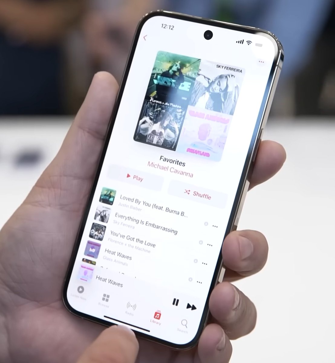 UniverseIce's tweet photo. iPhone 16 Pro，dynamic dot https://t.co/hitcPh0Xx1