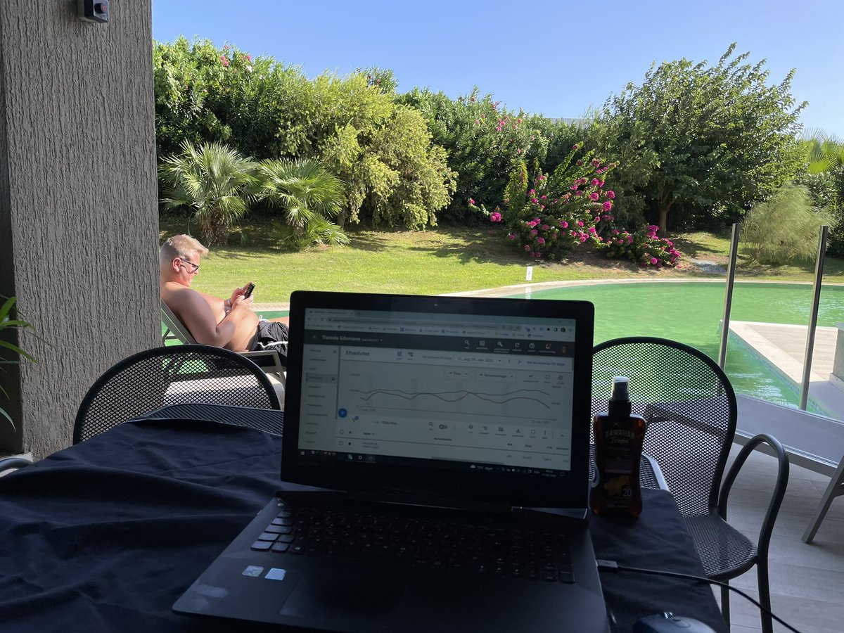 danielaedemann's tweet photo. #workanywhere Ferie kombineret med lidt arbejde https://t.co/yUrutB3kOs
