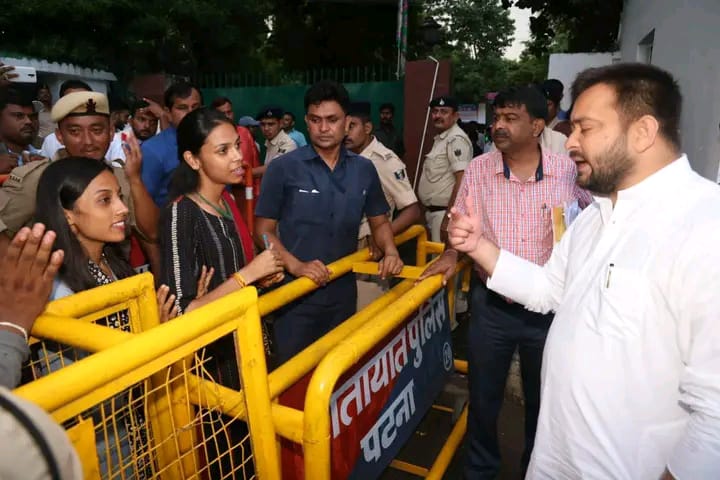ritikaraz's tweet photo. माननीय मुख्यमंत्री @NitishKumar जी &amp; उपमुख्य्मंत्री @yadavtejashwi जी कभी इंजीनियर का दर्द भी सुन लीजिए महोदय..🙏
#कनीय_अभियंता की बहाली पिछले 3.5 साल से #BTSC_आयोग में लंबित है इस पर सरकार को जल्द संज्ञान लेने की जरूरत है।
@gadbihar @manojkjhadu @AshokChoudhaary @SanjayJhaBihar https://t.co/EJBUn2POBZ