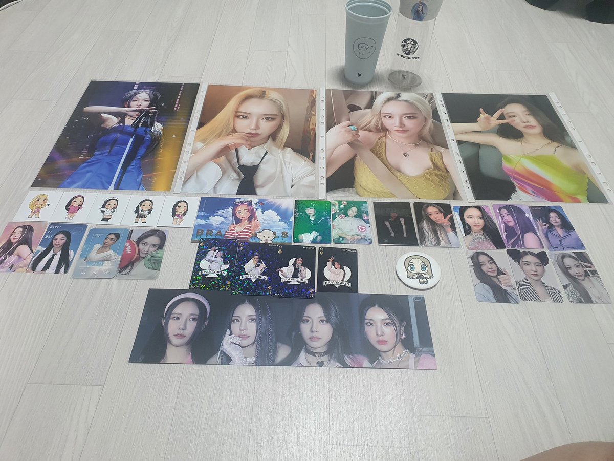 I have got all goods from minyoung birthday cafe❤️
#bravegirls #브레이브걸스