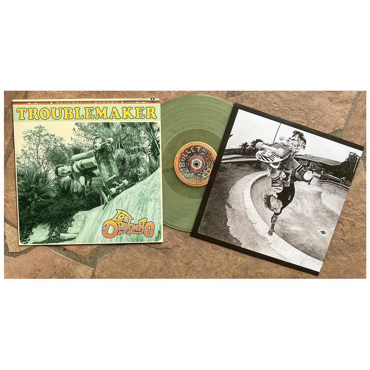 Tenemos copias del nuevo LP: "Troublemaker", con doce temas originales y una versión del gran Richie Allen!!
Puedes hacer tu pedido en: losdaytonas@gmail.com ó driprecordings.info@gmail.com
pvp: 20€* (negro 140g)
pvp: 25€* (verde transparente 140g)
(*) +3€ envío a toda España