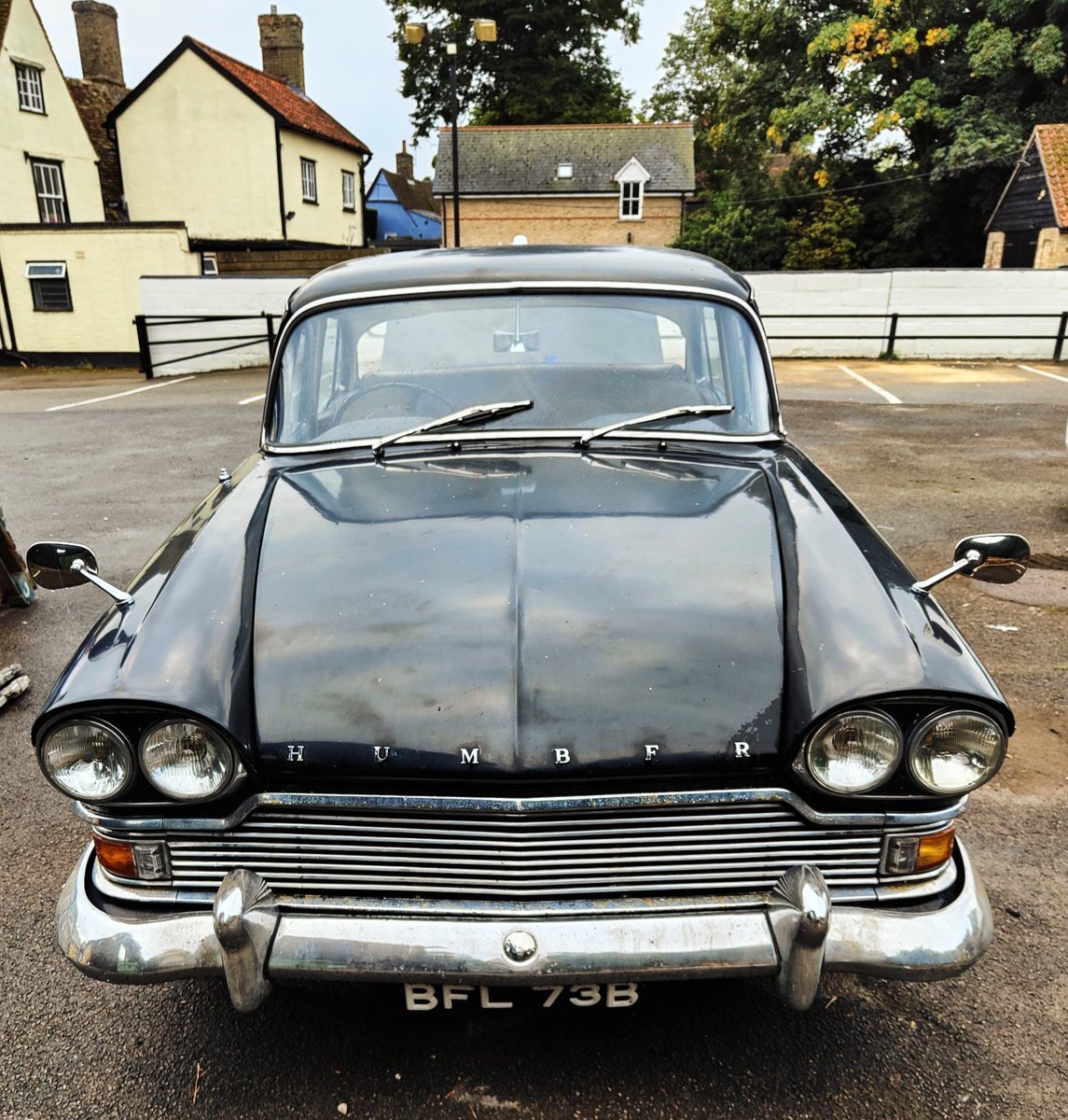 RichardMortime2's tweet photo. #SundaySnipe
Saw this yesterday, belongs to a bloke I know. 1964 Humber Super Snipe, 3 litre engine, sounds and smells like a Spitfire. Even has what appears to be original 60s boot contents. I am neither a petrol head nor a car geek. But feck me I want this motor. https://t.co/N4mCsE7nWi