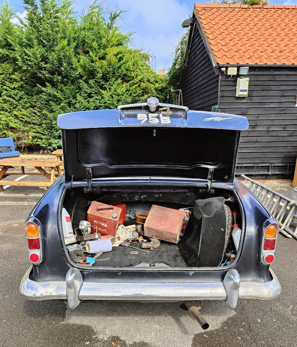 RichardMortime2's tweet photo. #SundaySnipe
Saw this yesterday, belongs to a bloke I know. 1964 Humber Super Snipe, 3 litre engine, sounds and smells like a Spitfire. Even has what appears to be original 60s boot contents. I am neither a petrol head nor a car geek. But feck me I want this motor. https://t.co/N4mCsE7nWi