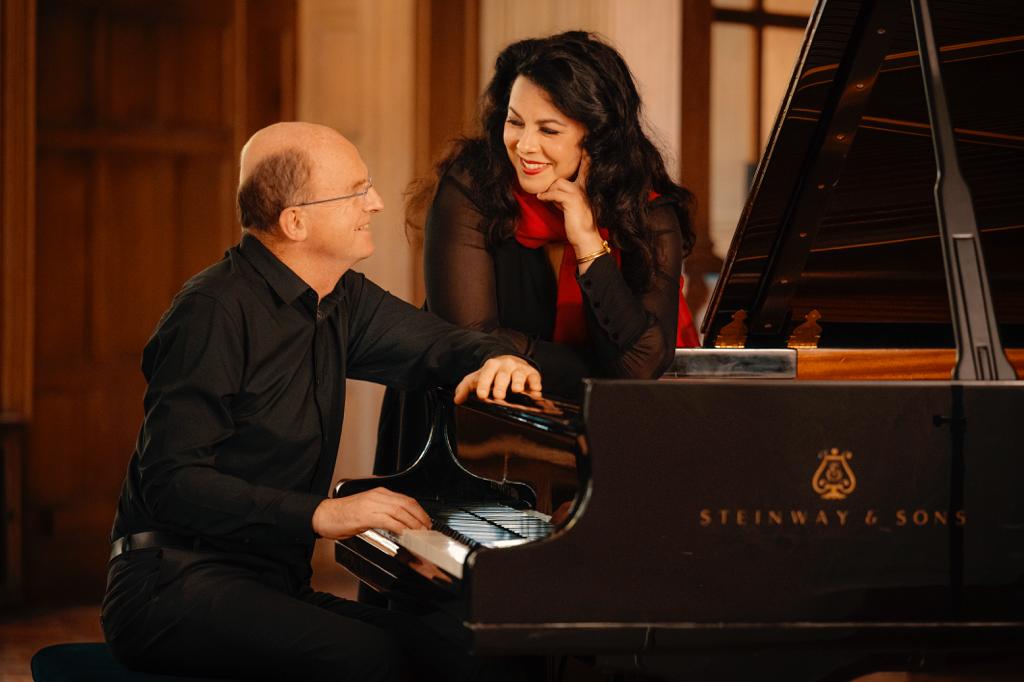 IdeBaghy's tweet photo. ⏳: DEMAIN  le 12 septembre 2022
au @festivalterraque 21h
🎤: Spectacle Musical "Lost in Love"
🎹: Avec jazz pianist Guillaume de Chassy
🎶:Que des chansons de Broadway and Hollywood ! 

Billetterie: https://t.co/gsTfw98tpZ https://t.co/4RZNPUpu9q