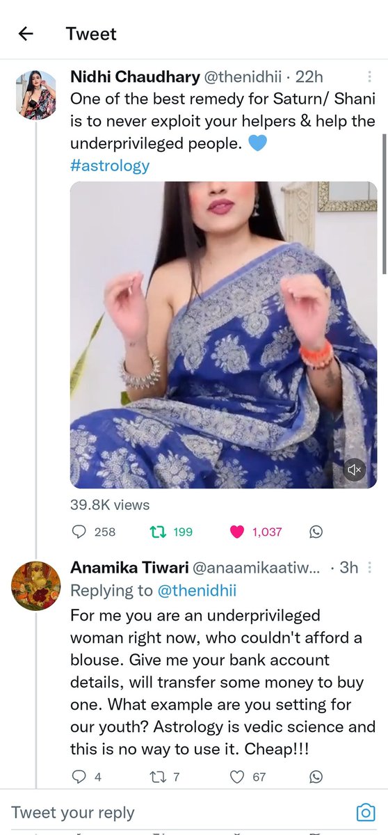 battyphilo's tweet photo. Moment hai Guyzzzzzzzzz Moment hai... 🌚 #blouseback

Anamika di: 1 
Nidhi ji : 0 https://t.co/uYg0zZkEL7