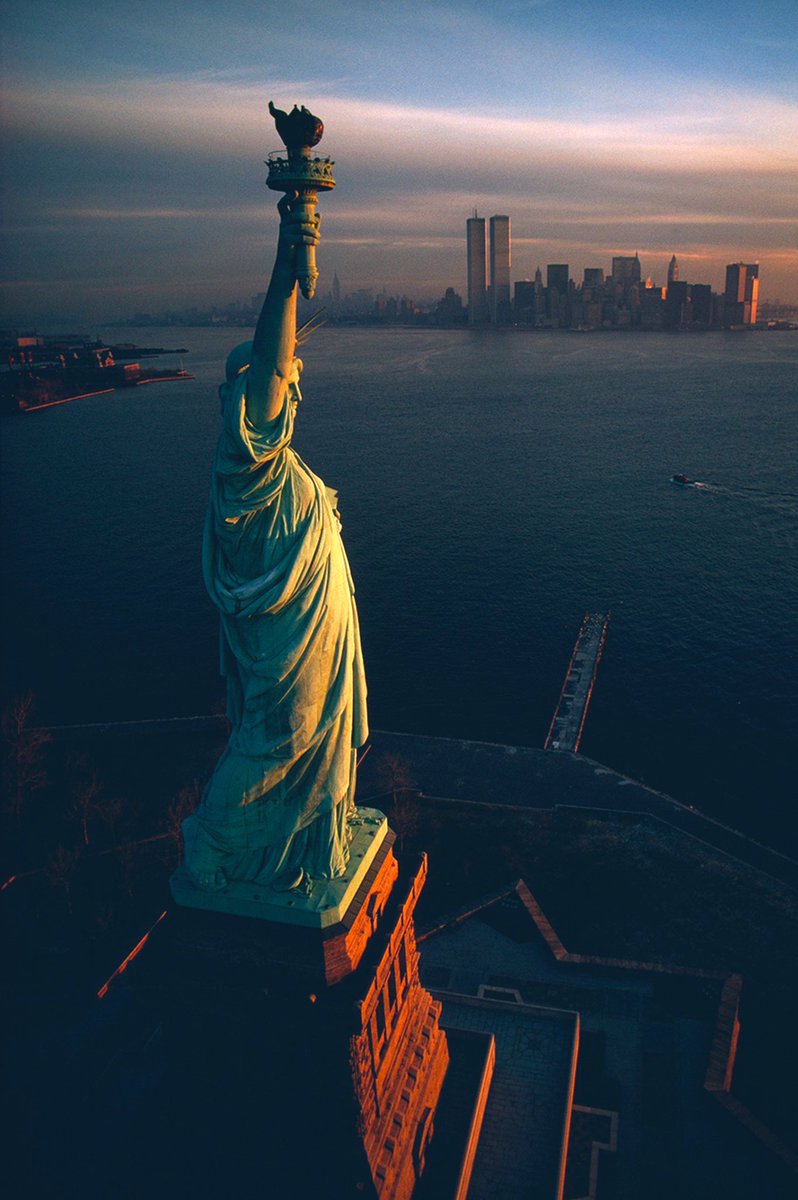 TVMusings26's tweet photo. We Will Never Forget ๐๐ค
#11thseptember2001 #911NeverForget https://t.co/pkfbz5ZCTB