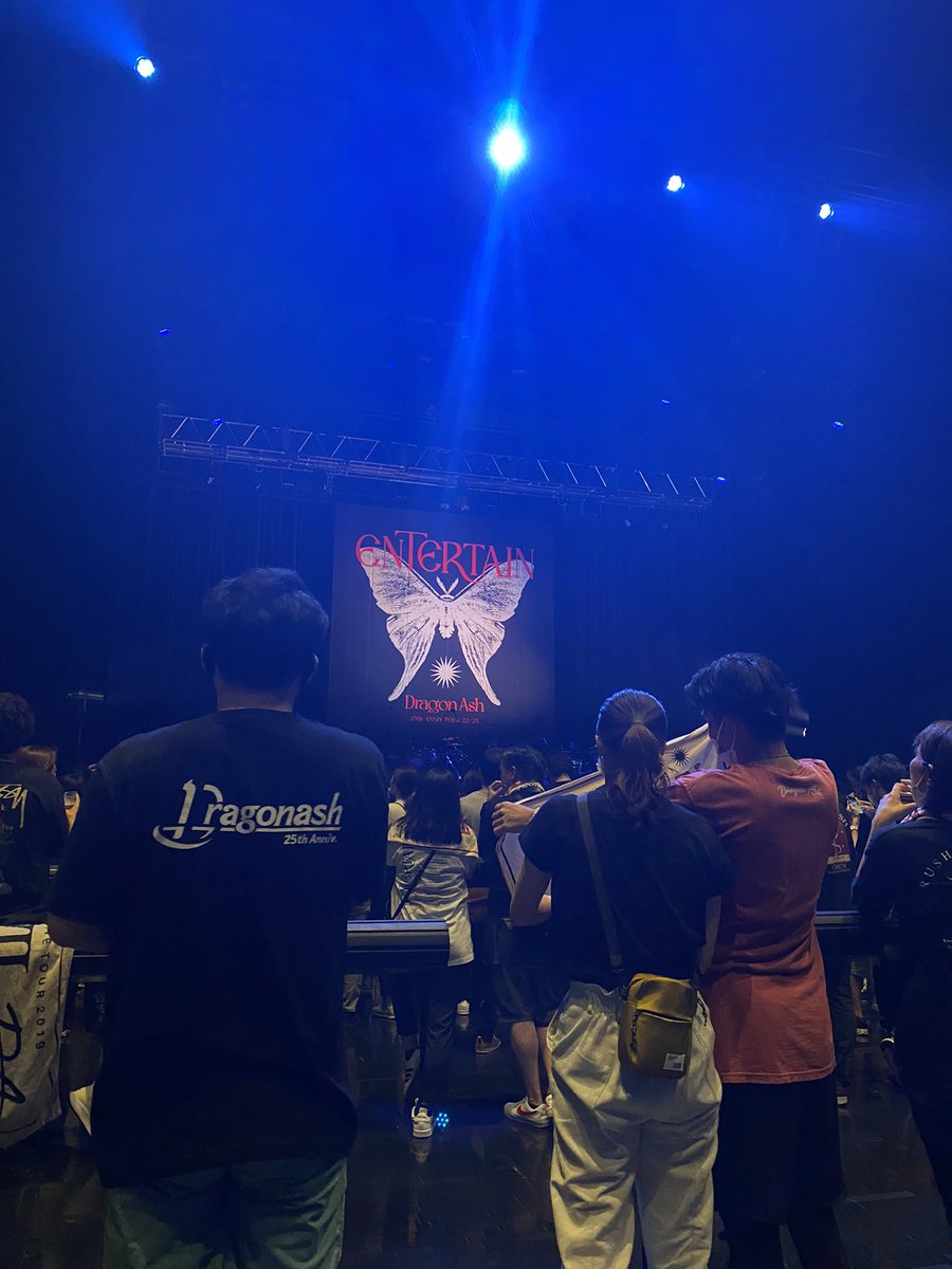 Cj9G8's tweet photo. 久々のZepp https://t.co/LYFELVuHO2