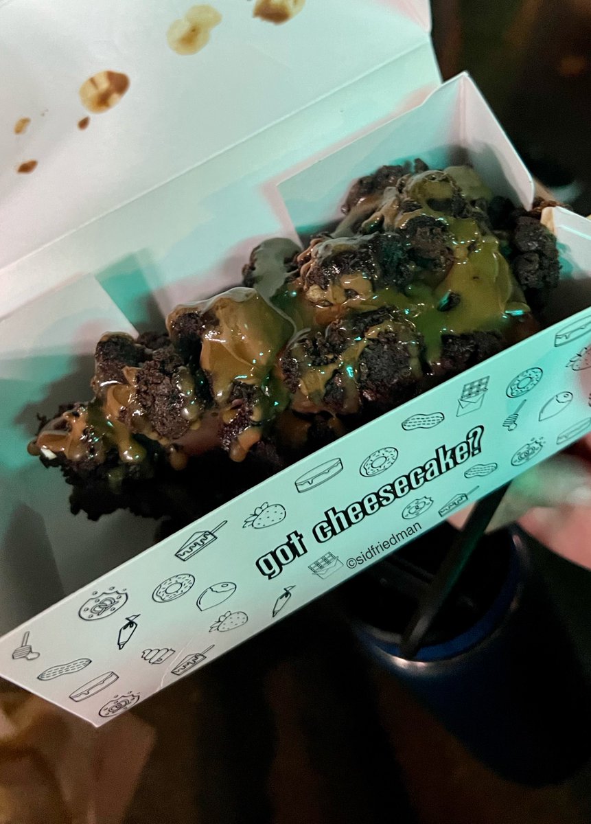 Sunday's Street Food Locations: tinyurl.com/thu94x93 #FoodTruckEats #Toronto #Vaughan #Milton #BurlON #HamOnt #Niagara #WRAwesome #Collingwood #Durham #LdnOnt #Ottawa #OntStreetFood 
<a href="/heirloomtoronto/">Heirloom Food Company</a> #cheesecake 
photo: <a href="/Sidman/">Sid Friedman</a>