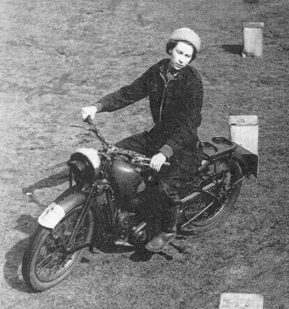 Queen Elizabeth - Head &amp; Eyes up looking through the turn, Arms Relaxed, Friction Zone, Steady Throttle, and DO NOT touch that Front Brake while turning.

Well done young lady 👌🏼
May you Rest in Peace 🙏🏼

#learntoride #motorcyclesafety #roadsafety #thequeen #queenelizabeth