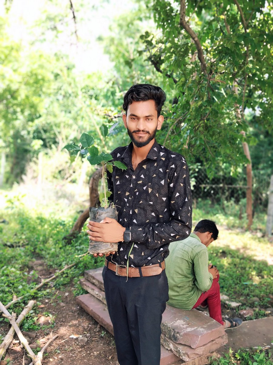 Deepak_meena01's tweet photo. भारतीय जनता युवा मोर्चा मंडल चाचौड़ा के द्वारा आज   हनुमान मंदिर गढ़ी किरवाड़ा धाम पर हरा भरा मध्यप्रदेश अभियान के तहत वृक्ष रोपण कार्यक्रम किया गया 
दीपक सिंह मीना मंडल महामंत्री चाचौड़ा 
@RSMeenaIPS @MamtaMeenaBJP 
@vaibhavpawarmp @Virendradhaka13 
@Deepak_meena01 @ https://t.co/3VgobvikAh