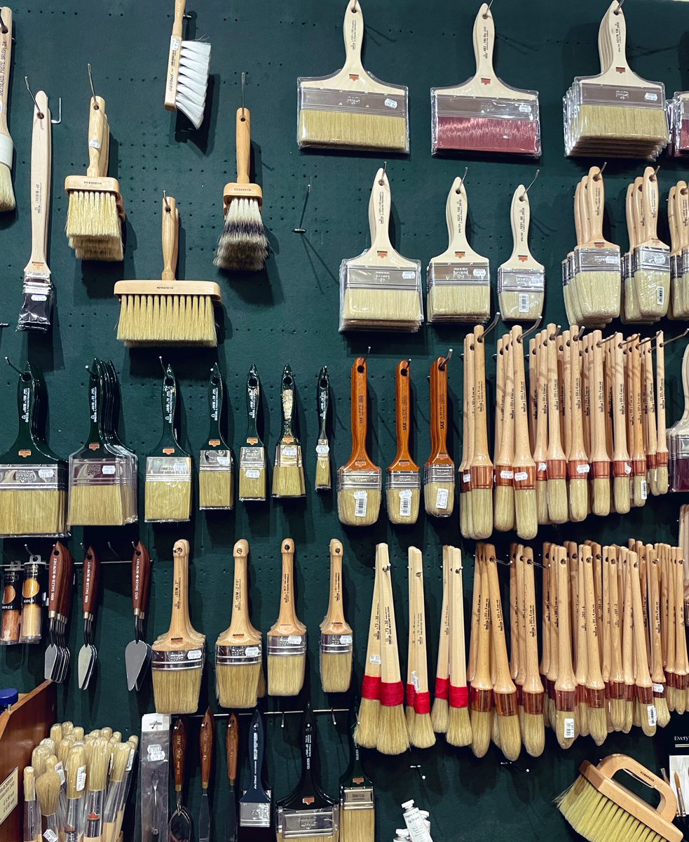 Best day running around London with these beauts yesterday. @LHIllustration <a href="/thatbeastjen/">Jen Alliston</a> @IwishIwasabook 

Checking out <a href="/Cartoonmuseumuk/">The Cartoon Museum</a>, <a href="/cornelissen1855/">L.Cornelissen & Son</a> and @treadwells 💖