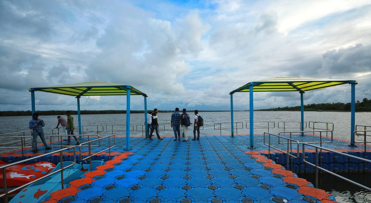 Naveen_Odisha's tweet photo. Picturesque #Tampara Lake in Chatrapur nestled in greenery is truly mesmerising. The fresh water lake’s sublime &amp; tranquility in addition to the amenities &amp; facilities developed by #Odisha offers a unique experience. Come &amp; soak in the scenic natural beauty. #IndiasBestKeptSecret https://t.co/vc85fq0LAw