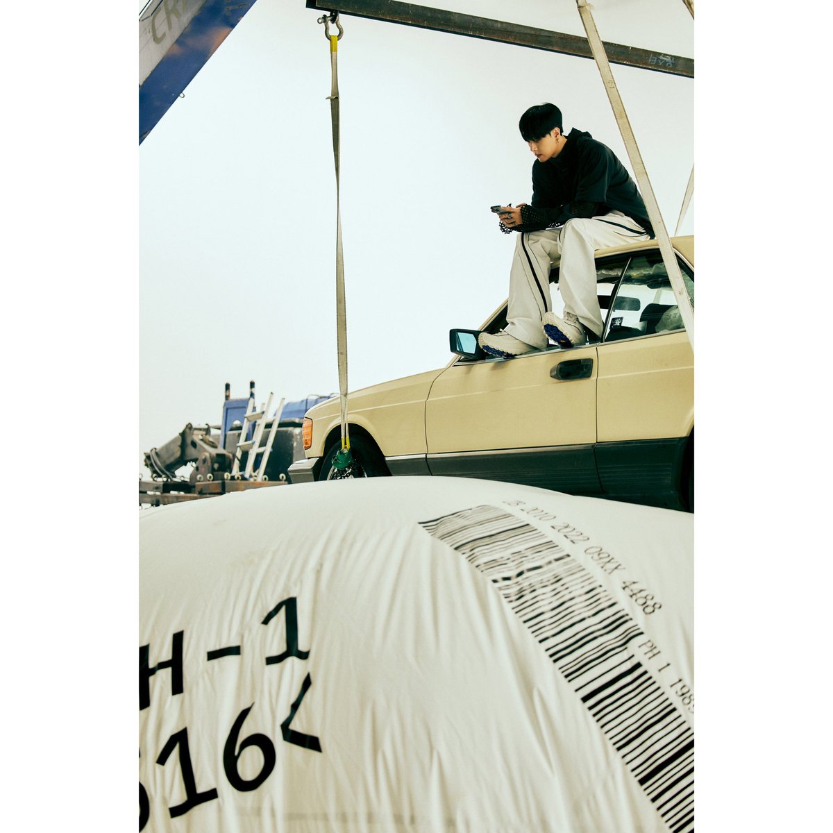 pH-1 – LP [BUT FOR NOW LEAVE ME ALONE]
ㅤ
Walking walking falling on you.
ㅤ
<a href="/ph1boyyy/">pH-1</a> 

D-4 📆 2022.09.15 6PM (KST)
ㅤ
#pH1 #피에이치원 #NewLP
#BUTFORNOWLEAVEMEALONE #BFNLMA
#H1GHRMUSIC #하이어뮤직