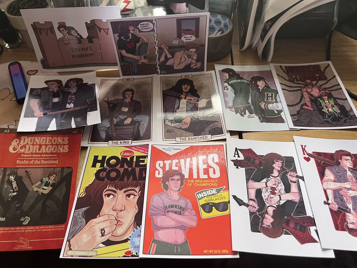 ArsTyrannus's tweet photo. Against all odds I've hit 3k so as promised I'm going to give away one full set of A4 Tarot prints and all of my postcard prints before they drop! Shipping is on me.
To enter:
1. Be over 18
2. Follow me
3. Retweet this 

Winner announced Weds 14th Sept at 7pm BST https://t.co/HaL3dgUrsT
