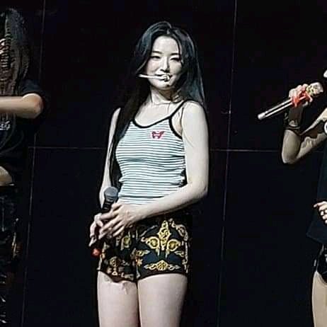 jingeurideul's tweet photo. so grateful that gidle in philippines happened so i got to see this yeh shuhua !! https://t.co/Y0EWk6YPCl