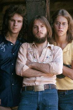 almostablaze's tweet photo. #America ~
Sister Golden Hair

https://t.co/CpSUI0nZOW

Well, I tried to make it Sunday, but I got so damn depressed
That I set my sights on Monday and I got myself undressed

🎧 #middaybluesbreak 🎧 https://t.co/eSvNxG8nak
