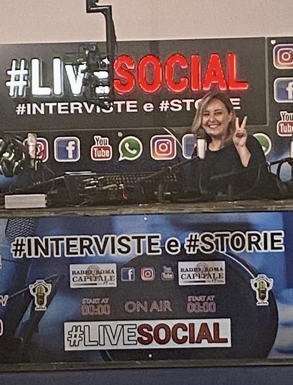 SLBadaracco's tweet photo. Ieri in @RRCapitale per parlare dello @SLBadaracco di orientamento alla professione forense e nuove questioni di privacy ed eredità digitale. 
Il mondo cambia ma l’Avvocatura resta l’unico concreto strumento di tutela dei diritti e delle libertà fondamentali. 
#Badarachik https://t.co/I3LqC1hipe