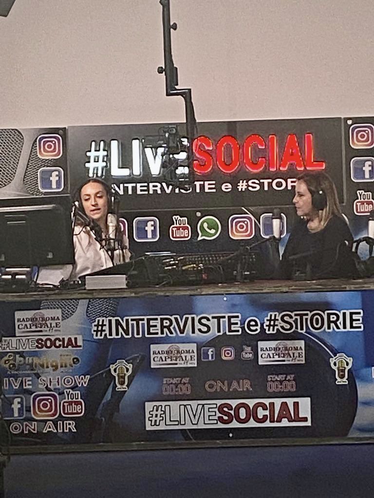 SLBadaracco's tweet photo. Ieri in @RRCapitale per parlare dello @SLBadaracco di orientamento alla professione forense e nuove questioni di privacy ed eredità digitale. 
Il mondo cambia ma l’Avvocatura resta l’unico concreto strumento di tutela dei diritti e delle libertà fondamentali. 
#Badarachik https://t.co/I3LqC1hipe
