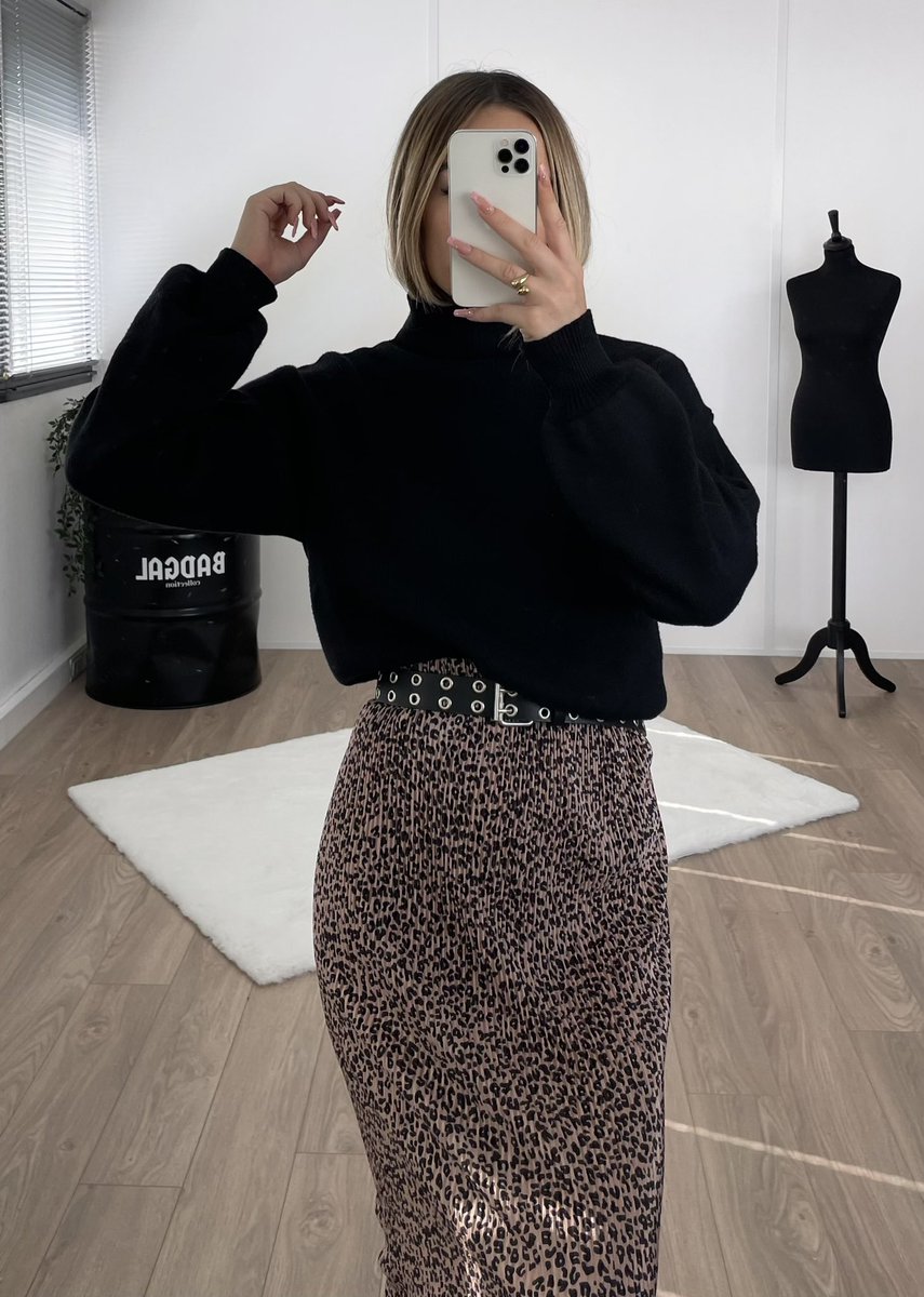 Badgal_Co's tweet photo. La nouvelle collection sera en ligne ce soir à 20h 😍 https://t.co/3Li5e5b2z5
