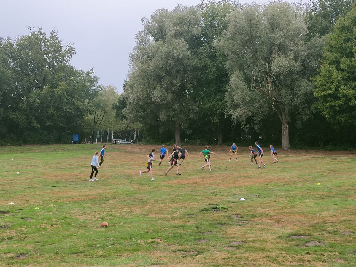 Wat was dit een mooie start van het nieuwe schooljaar! Introweek ALO-Pabo Jaar 3!

🏒 Sport- en spelactiviteiten bij de Hoornseplas.

⛺️ Twee dagen Schiermonnikoog, met o.a. wadlopen, fietsen, allerlei leuke opdrachten/challenges en veel gezelligheid!

Zin in dit jaar!
