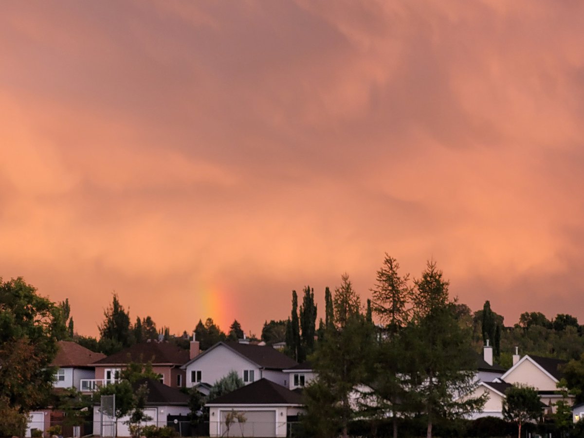 bartoncblair's tweet photo. Riverdale, Edmonton. Facing South. https://t.co/sKwgfReV5J