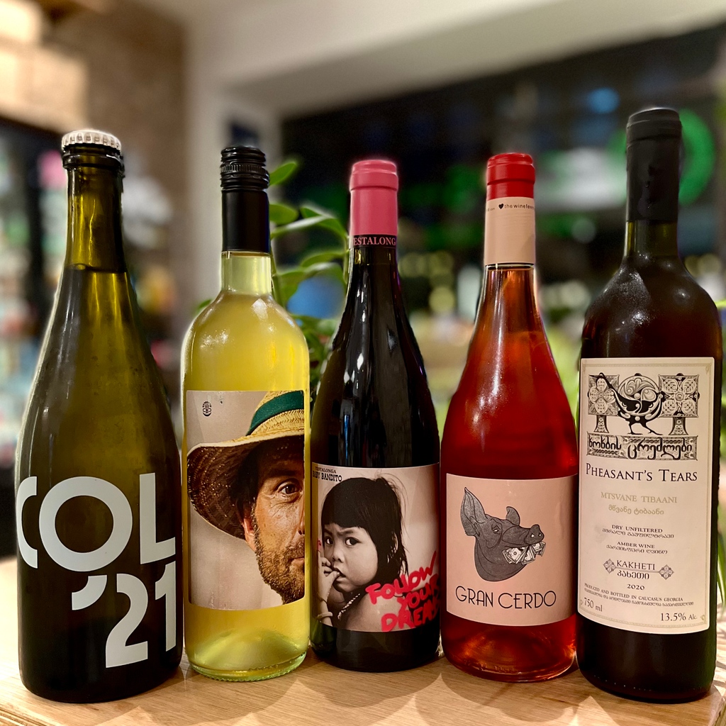CapsAndTapsLDN's tweet photo. A Natural Wine for every occasion π₯
Variety of styles / sparkling / Pet Nat / funky or fresh π·
Pop in and chat to us, or have a read of our informative levels adorned on each bottle πΎ
#TufnellPark #CraftBeer #NaturalWine #FineCider #ShopSmall #ShopLocal https://t.co/BgXBK0iLHO