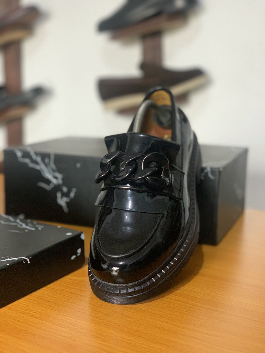 PeterRotimi8's tweet photo. @bod_republic Making shoes https://t.co/ZEhnkH8Tud