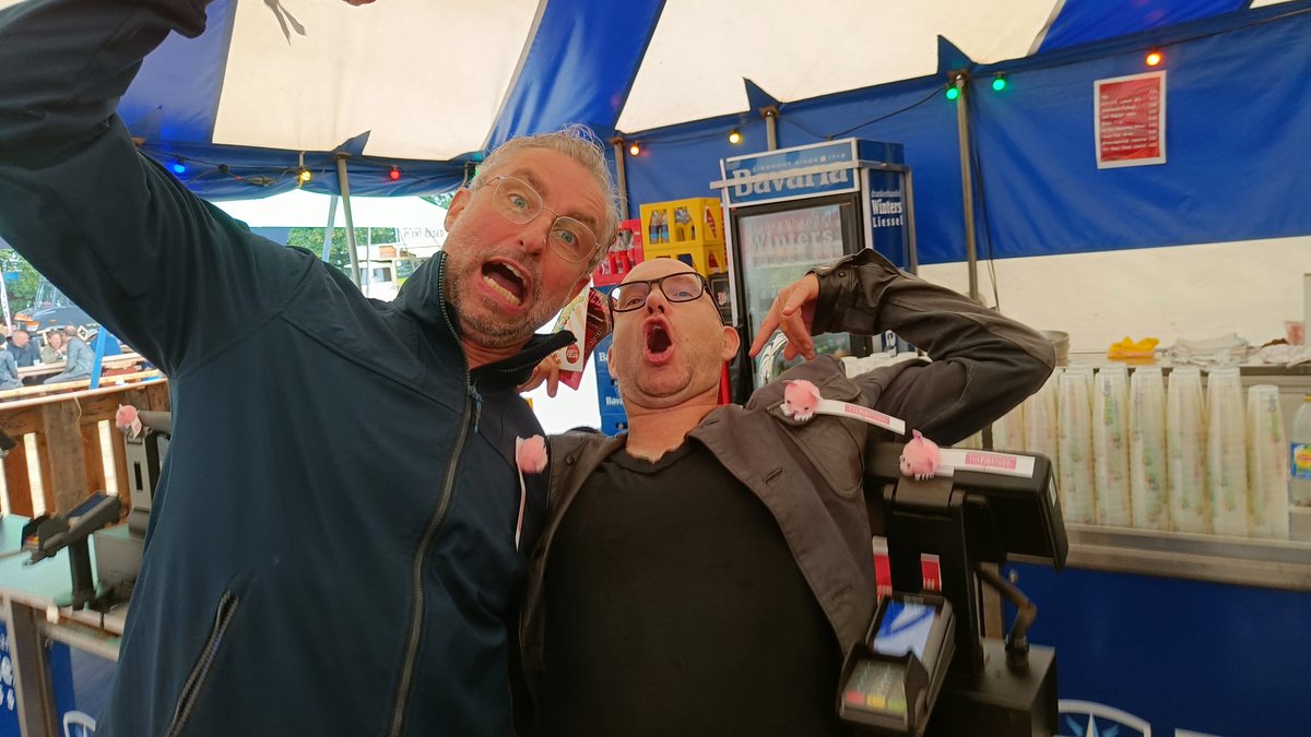 varkenshotel's tweet image. #thepigstory on tour, #mistyfields