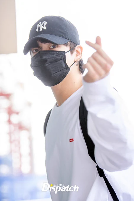 idk but this energy is like seokjinification of jungkook and the taehyungification of seokjin awnfwfa 