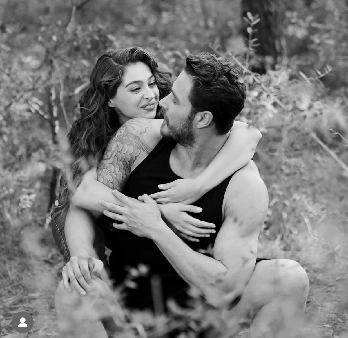 Anim0745's tweet photo. Bunlar Muhtesem 😍😍

#SendenDahaGüzel  || #EfMir https://t.co/pceA5yU4H7