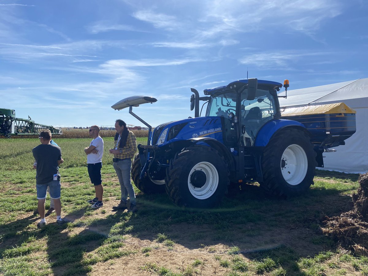 MichaelLepelley's tweet image. @JeunesAgri49 ça discute #nsensor sur le stand @YARA_france avec @RemDumDum