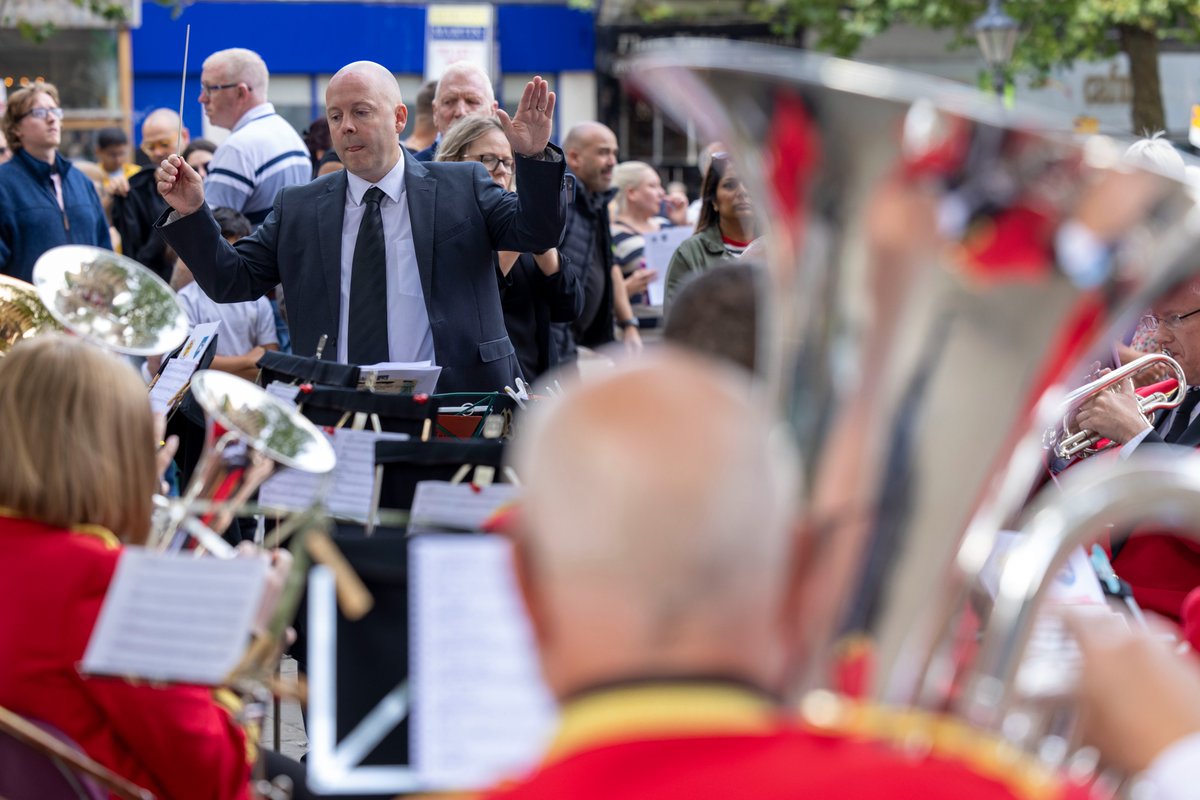 Wow. What a turn out in Preston's Flag Market for the reading of the Proclamation for His Majesty King Charles III in Lancashire.
#KingCharlesIII #LongLiveTheKing #Proclamation #proclamationoftheking 
<a href="/LiveLancs/">Lancs Live</a> <a href="/prestoncouncil/">Preston City Council</a>
