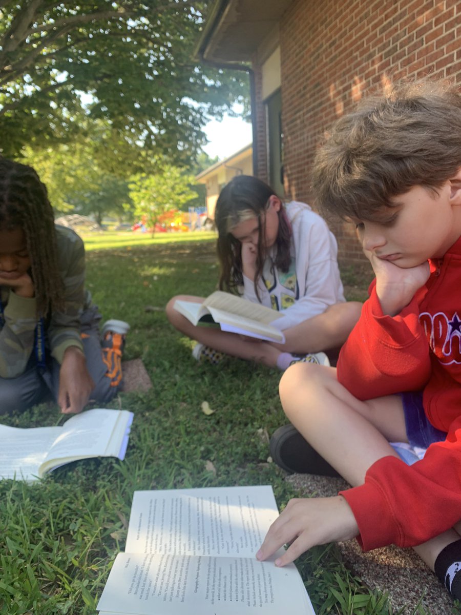 Rawstromsclass's tweet photo. ☀️📚Reading chapter 2 outside on this beautiful September afternoon! 📚☀️@MegClendaniel https://t.co/PGq5TnBTQ4