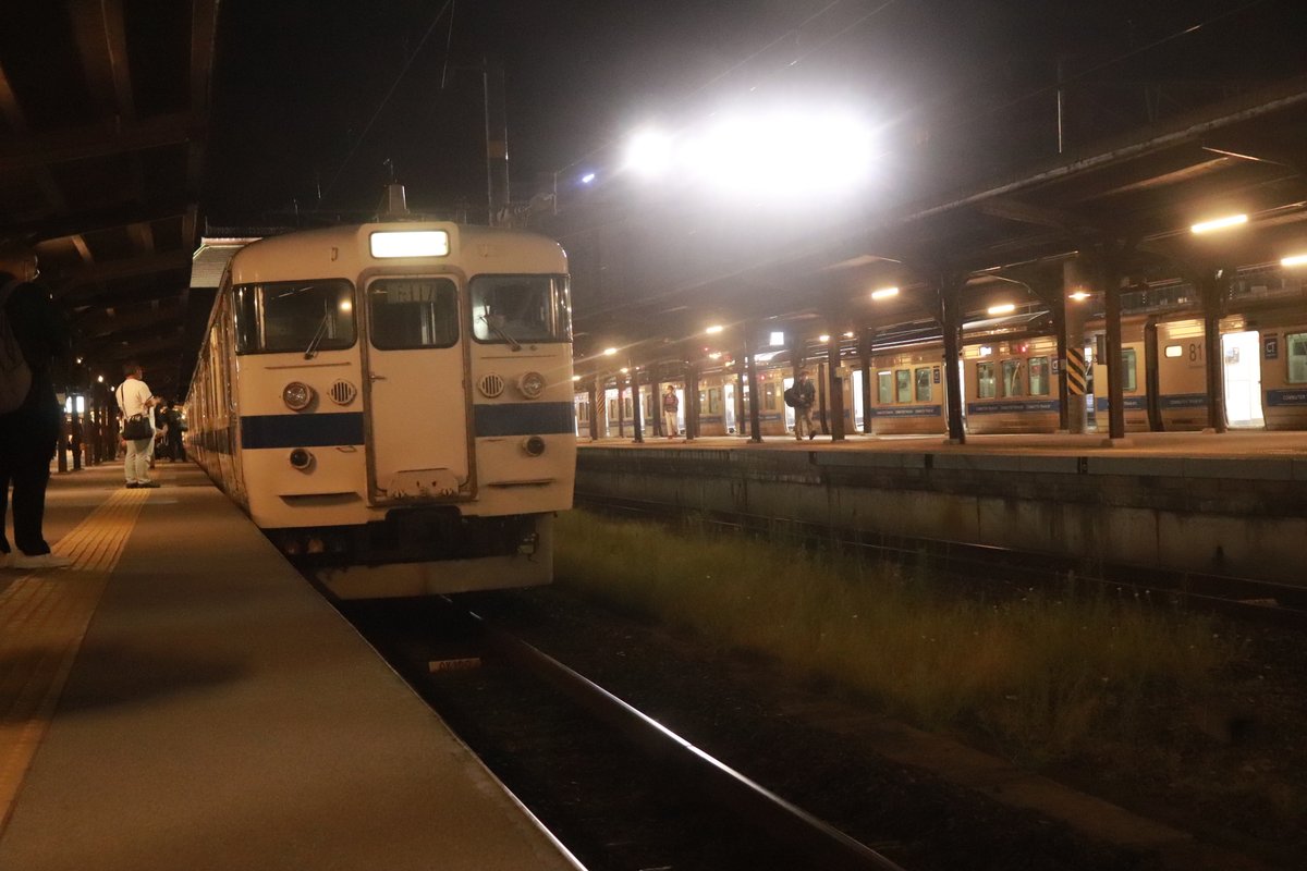 totsugawa66's tweet photo. #急行日南 #夜行列車 #415系 #Fo117 #JR九州トラベルデスク JR九州トラベルデスク(@JRKhojin_travel)さんの415系夜行急行日南号の旅に往復参加させていただきました。Fo117での夜行列車の旅は、本当に楽しかったです。(9583M写真) https://t.co/Bkk6lx4Dt8