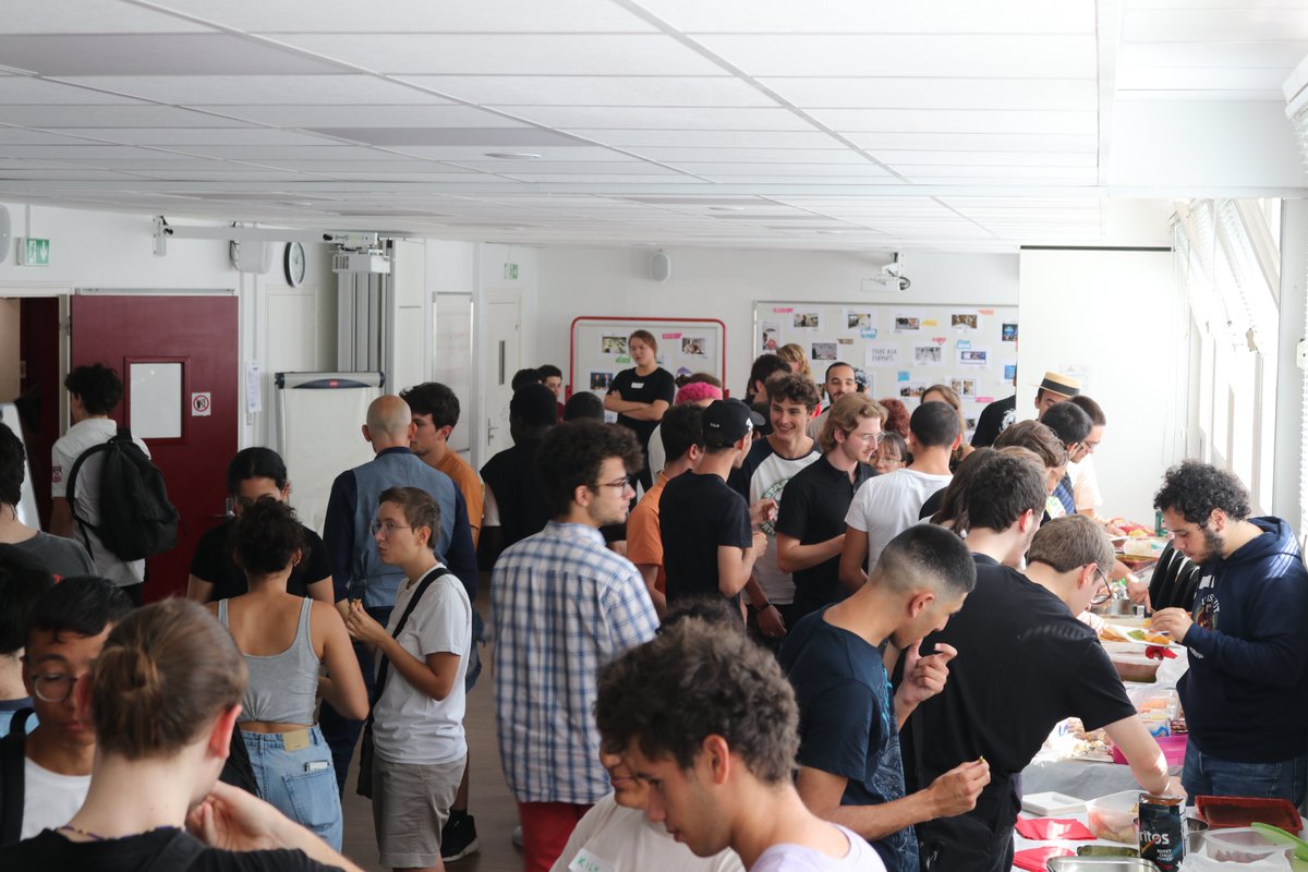 VillebonCharpak's tweet photo. Accueil de la nouvelle promotion #promo2025 à l'Institut. #convivialité #échange #découverte. Bienvenue à tous et toutes ! https://t.co/RTAiOmW9qL