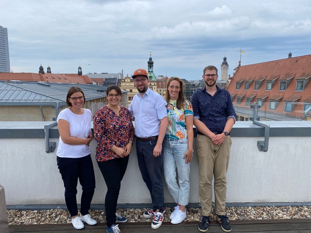 Auf dem Weg zur #GDCP22 
Auf der GDCP hat vor ein paar Jahren das Projekt Lehrkräftebildung neu gedacht mit <a href="/stefanfan89/">Stefan Sorge</a> begonnen.  @nik_kola82 und <a href="/biodidaktikerin/">Julia Arnold</a> waren dann auch schnell dabei.