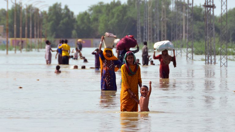 GaiaEducation's tweet photo. A third of Pakistan is underwater. Millions of families and children have been displaced. A devastating monsoon has flooded all four provinces. It has consumed thousands of lives. Please help by donating to relief efforts 🙏- https://t.co/ZckCtt9RGP https://t.co/9ofEKp4wlq