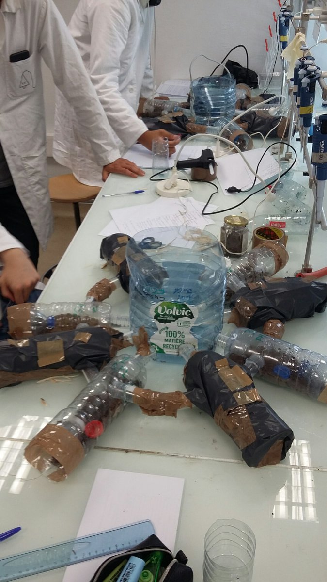 VillebonCharpak's tweet photo. Le projet Charpak bat son plein pour la nouvelle promotion #promo2025 #curiosité #observation #initiative #recherche Un bon départ ! https://t.co/ul0nAFJKDd