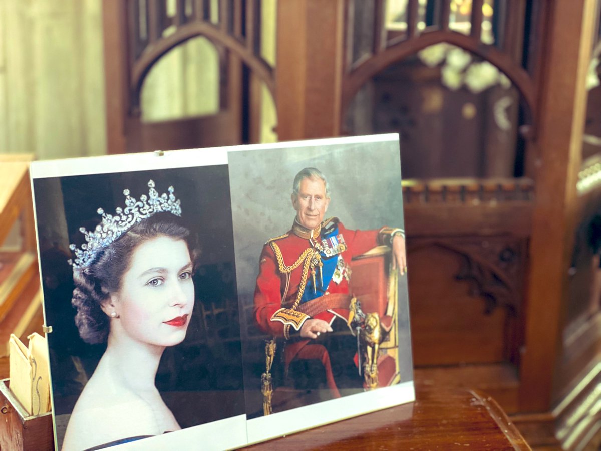 Peter4tax's tweet photo. 2/2 - Photos after Requiem Mass for #QueenElizabethII at St Mary The Virgin in #Sundon and giving thanks for her life of devotion and duty @churchofengland https://t.co/7dg5uCtSxf