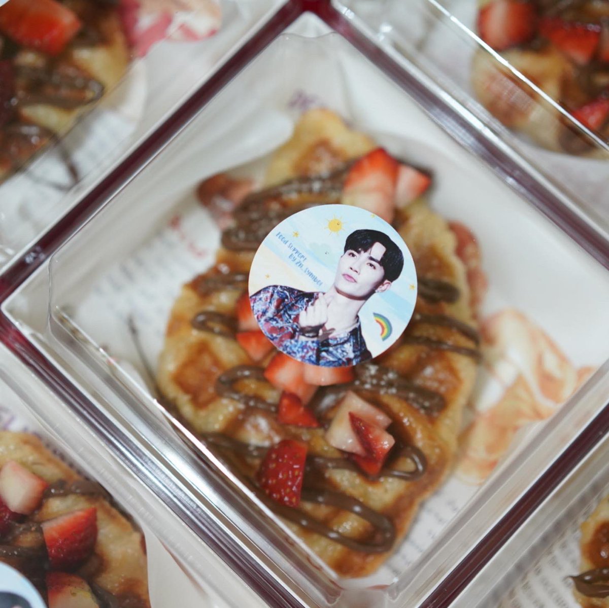 brownandco_th's tweet photo. Thank you big order from K. @zeepruk Fanclub send to yesterday ka🙏🏻🥰
Menu:
🍝 Spaghetti Tomato Sauce with Shrimp 
🧇 Nutella and Strawberry Croffle 
🍮 Pannacotta with Mango Sauce
#foodsupportศิลปิน #foodsupportthailand #ZeePruk #ZeeMeShowConCert #ซีพฤกษ์30ยังแจ๋ว #ซีพฤกษ์ https://t.co/EVy9vo1L9S