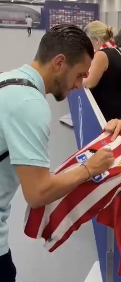 MI SORTEO MÁS ESPECIAL

La camiseta de la 15/16 firmada por Koke el día que llega a las 100 asistencias con el ATM

Requisitos:

- Dar RT a este tweet 
- SEGUIRME EN TWITCH: twitch.tv/goldegodin_

Se sorteará el día que supere a Adelardo como jugador con más partidos

Suerte 🍀