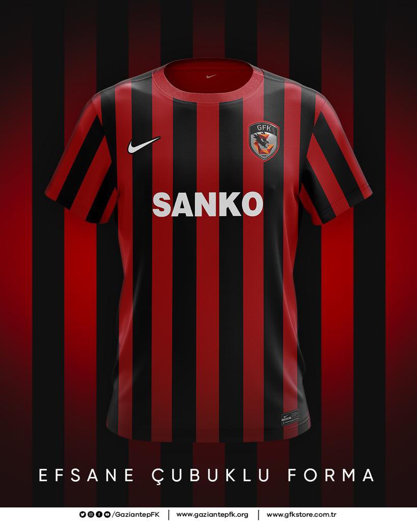 GaziantepFK's tweet photo. 🔴⚫️ Ümraniyespor karşısında çubuklu formamızla sahadayız! #GaziantepKazanacak

Hemen satın al 👉 https://t.co/R7yeZQWPYm https://t.co/6KmeJjnzHK