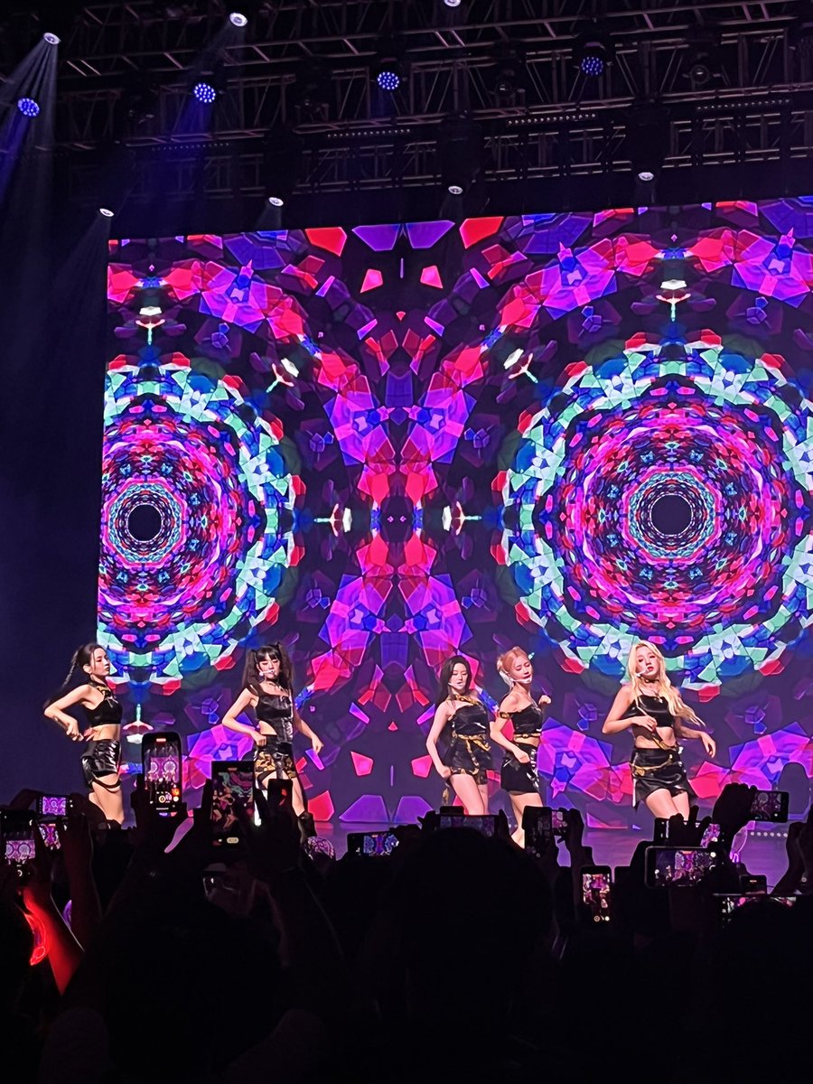 pulpliveworld's tweet photo. No other way but to Latata everyday 💃
#GIDLEinManila2022 https://t.co/zQGlnwx7X4