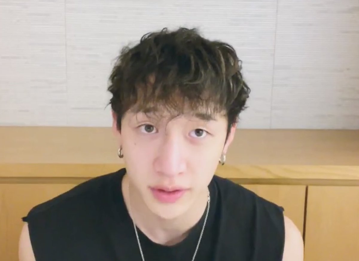 HIS HAIRRR HE IS BEAUTIFUL
