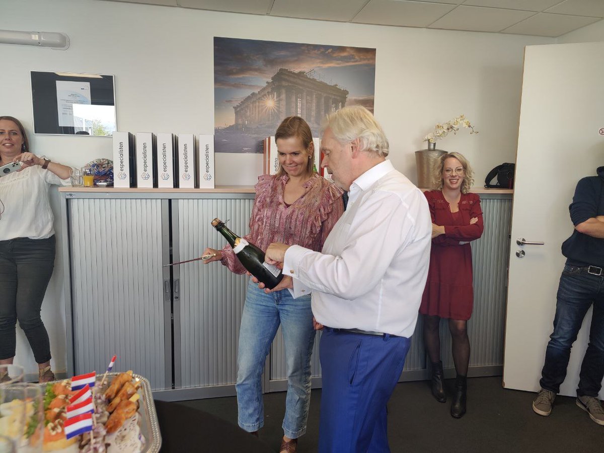 Vrijdag hadden we onze <a href="/EdataBv/">edata</a> en <a href="/especialisten/">eSpecialisten B.V.</a>  House Warming aan de David Ricardostraat 8, Hengelo. Binnenkort meer nieuws + vacatures! #eanonimiseren #ewaarmerk #eburgerpas en ............