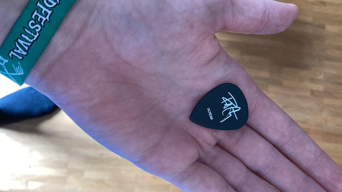 GermanMetaIHead's tweet photo. @motorhead7712 @misa_bandmaid Really cool! I just recently got one from Rob Cavestany of @deathangel!

Proud guy here 😏 https://t.co/4mFBsw4ASO