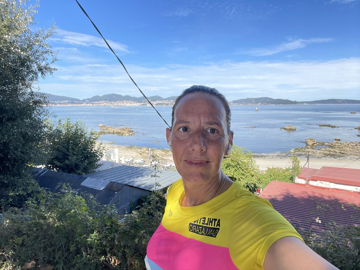 irialagaron's tweet photo. Levantarse a las 8 para ir a correr es Fe guapas y si encima haces 23 km ya ni te cuento 🤣!   

Alcabre-Panxón-Alcabre 

Faltan ocho semanas para @nycmarathon 💪🏻🏃🏻‍♀️💪🏻! 

#RunIriaRun #Athletics #NikeAlphafly #226ers https://t.co/tEY3HjuWnK