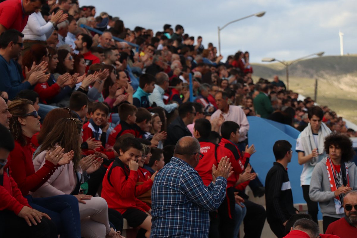 cdcieza_'s tweet photo. Han pasado 1.211 días de nuestro último partido en @treceraG13. Hoy #LaArboleja regresa, hoy @LDS32744507 y @EsparteroFrente, con toda la afición ciezana, ¡VUELVEN! https://t.co/GEY8jb0VKv
