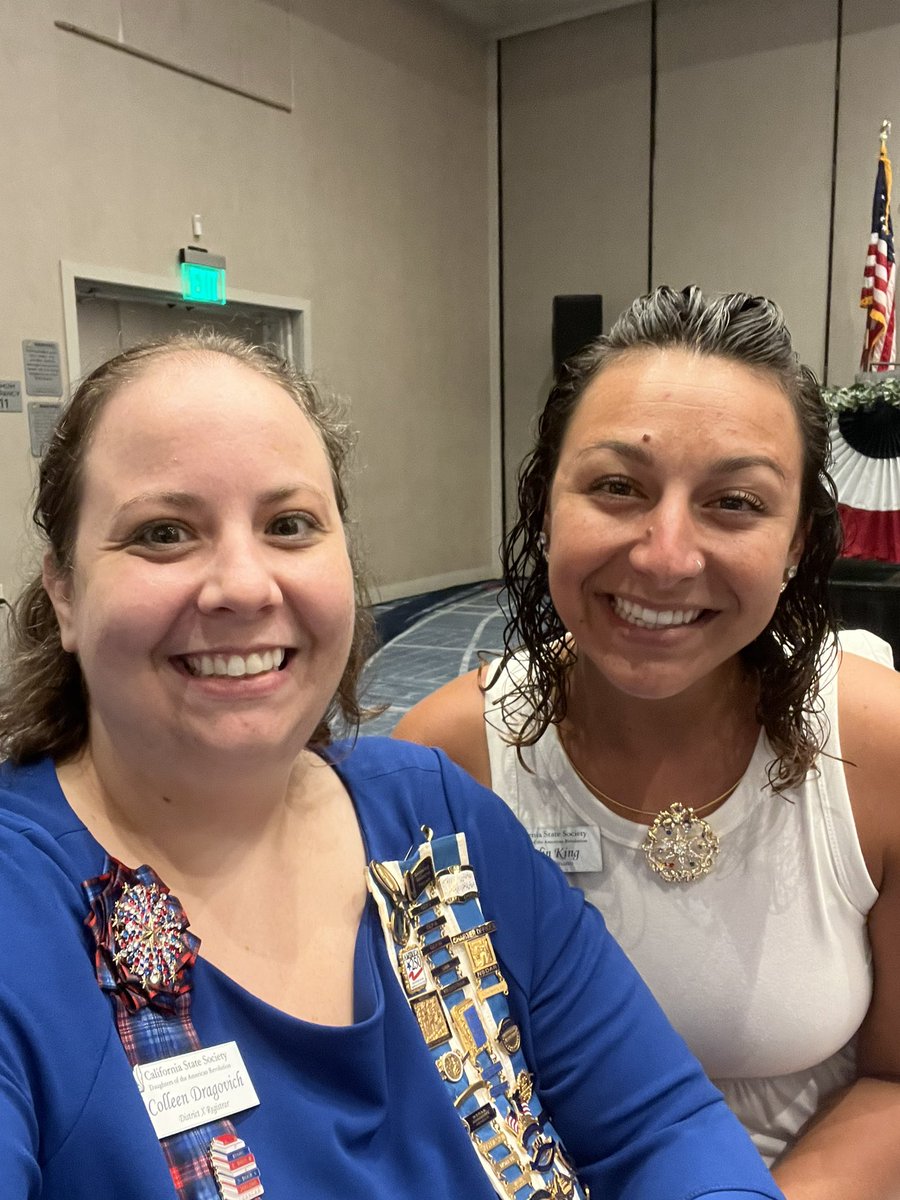DARCovina's tweet photo. Covina Chapter Regent and Vice Regent at the CSSDAR Southern Council Meeting! 🇺🇸 @cssdar #TodaysDAR https://t.co/vDgE3x7lz1