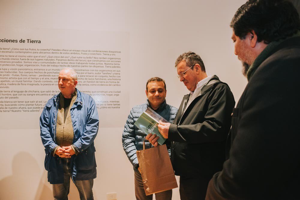 La cultura es el motor que impulsa el arraigo y los valores de nuestra comunidad. Con <a href="/passalacquaok/">Hugo Passalacqua</a> <a href="/ivonneaqui/">𝑰𝒗𝒐𝒏𝒏𝒆 𝑨𝒒𝒖𝒊𝒏𝒐</a> <a href="/PabloAHassan/">Pablo</a> <a href="/JoseloSchuapOf/">Joselo Schuap</a> <a href="/arruajm/">José María Arrúa</a>  y <a href="/CulturaNacionAR/">Cultura Nación</a> Tristán Bauer visitamos la <a href="/FAyD_UNaM/">FAyD - UNaM</a> y la muestra “tierra adentro” de Andrés Paredes.